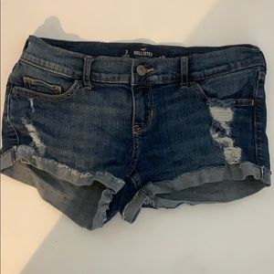 Hollister jean shorts !